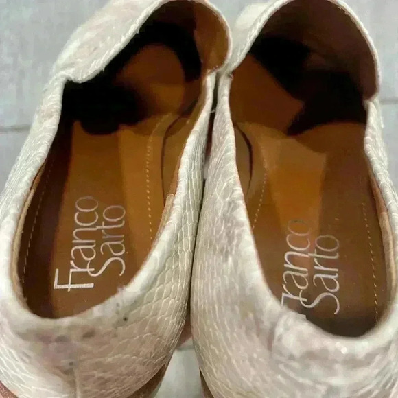 Franco Sarto Boccabling Light Beige Snakeskin Loafer Women’s Size 6.5 - Picture 6 of 7